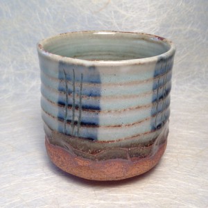 Theetas grof met blauwe streep / Tea cup with bold blue stripes