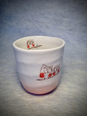 Theetas uiltjes rood/Tea cup red owls.