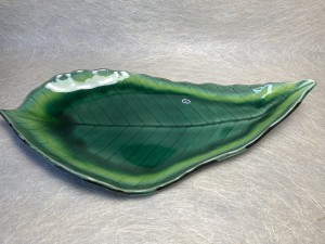Blad schaal groen/Leaf plate green.