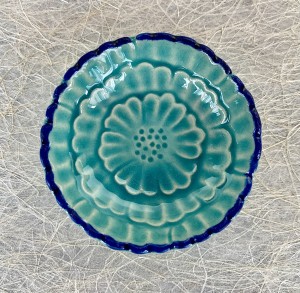 Mini bordje turquoise blauw - Mini plate turquoise blue.