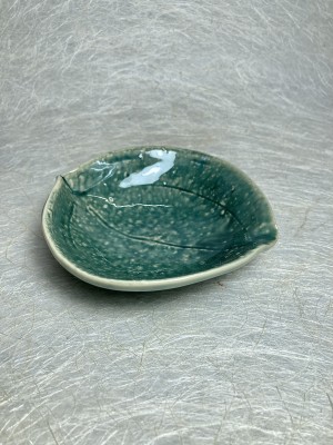 Schaaltje groen blad.