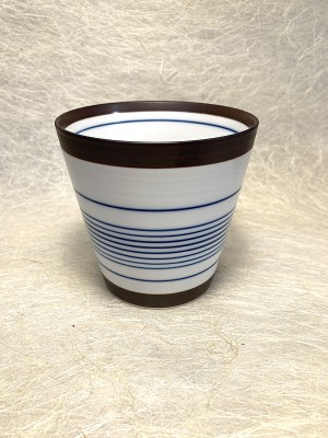 Theetas indigo streepjes.