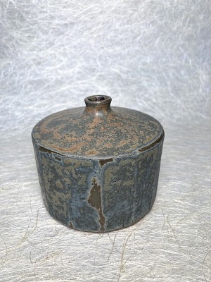 Vaasje blauw grijs 2 L.