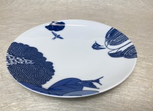 Bord zwaluw op voetje.